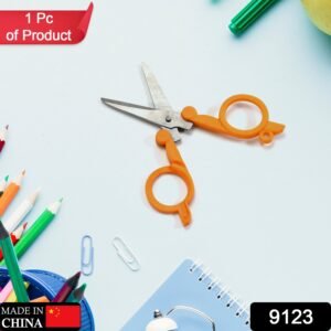 9123 FOLDING SCISSOR USED IN CRAFTING AND CUTTING PURPOSES FOR CHILDRENS AND ADULTS.